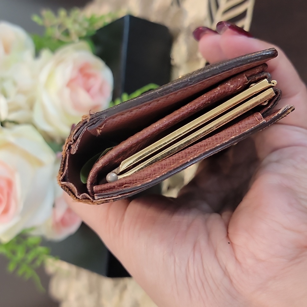 Authentic Louis Vuitton kisslock wallet - Picture 6 of 10